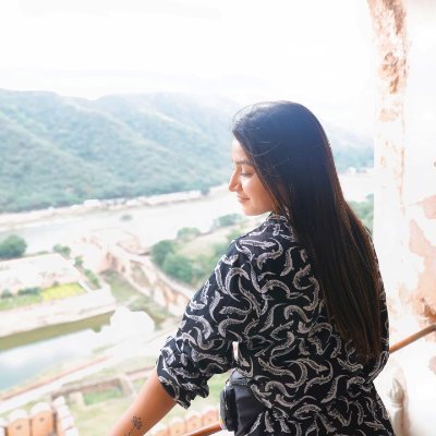 Kskdkdk54340475's profile picture. Business lady Simple but straight forward