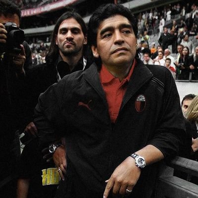 Yo soy sabalero de la cuna al cajón, vos sos mi alegría, vos sos mi felicidad la gilada piensa que Colón me arruina pero el corazón me pide que te siga..