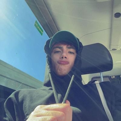 sovranglatinuh's profile picture. 🍓🍓🍓