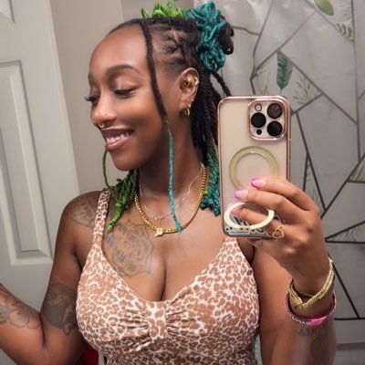 |35+Washed| 🦄| #ASUAlum🐏| ♌️| I follow if you’re cute OR have mutual followers| I’m a Lover not a Fighter| backup page @_moniebriated