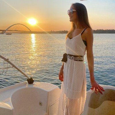 hgrvd's profile picture. Former orthopedic surgeon and anesthesiologist. Currently the CEO of a beauty salon.
