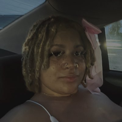 the pretty bratty goddess from venus ! 🌺 | findom goddess✨ | payment methods in tip jar & bio 🫶🏾 | She/her/they | 20 | 18+