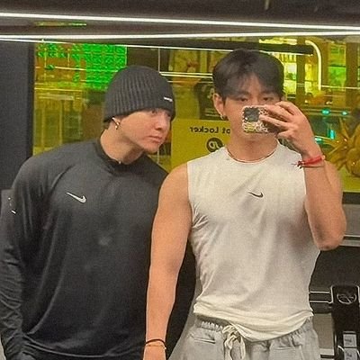 mililidk's profile picture. 20. la vida por los gordos (bts)