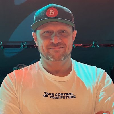 Client Relationship Manager @relai_app 💙 | 1-on-1 Bitcoin services for businesses & HNWIs | Code SWISSHODLER = 10% off fees 👉 https://t.co/o9z1w9J8UB