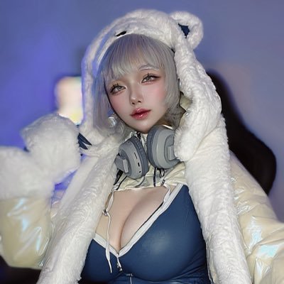 R7/5/8スタート cosplayer/20↑ ネヴェちゃんの水着待ってます https://t.co/SKBEj9fFGz