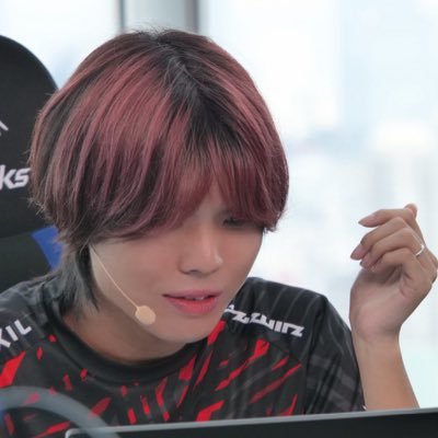 @SCARZ5 グランツーリスモ 21/22年国体U18の部優勝 24年 一般の部優勝🥇お仕事のご連絡はこちらから→https://t.co/cpZrsKq0RS #アニメ #ダーツ #FD3S #第五人格