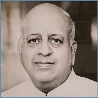 कर्मण्येवाधिकारस्ते मा फलेषु कदाचन ।
मा कर्मफलहेतुर्भूर्मा ते सङ्गोऽस्त्वकर्मणि ॥