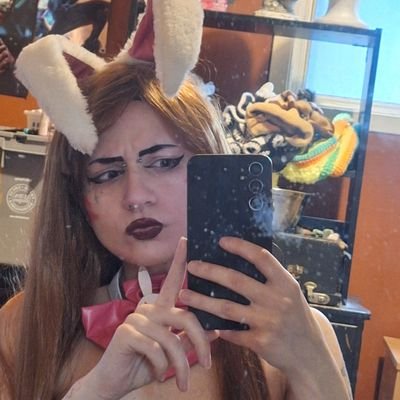 23 years old, cosplayer // your new obession~♡
just a silly little gremlin, just started gaming !
OF and Fanlsy links both in my Linktree:3