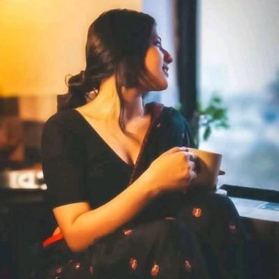 کتنی دلکش ہے لا پرواہی اُسکی ......!!
میری ساری محبت فضول ہو جیسے ......!!❣️💔
جان من ❤️🩹