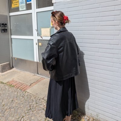 MaisieMeliniot4's profile picture. i like long walks off short piers