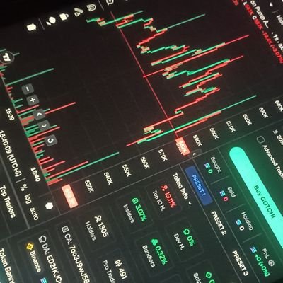 Mooniee100x's profile picture. 