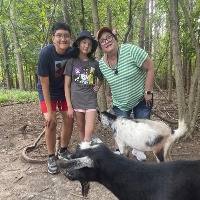 Writer, Educator, Unionist, Activist, Mother, Wife. Liberation Theologist. Big Chingona Book Nerd. HWA member. Seeking a Bonafide agent 4 this barrio hustler.