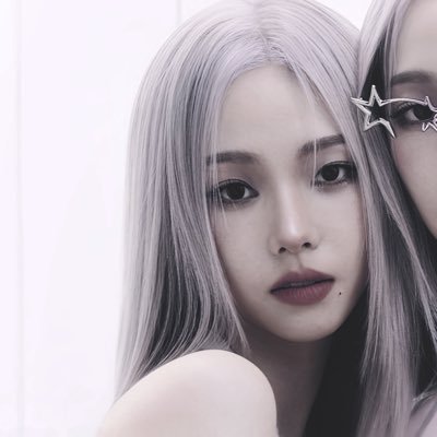 Wildflower 𝗯𝘂𝗻𝗻𝘆-like (𑁍: 2000) guiding shadows to splendor.
