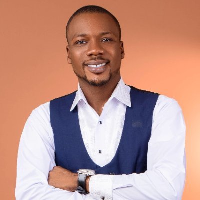 chrisawoke_'s profile picture. Analytics & Data Engineering | Tech Educator, Author & Entrepreneur | Building teams and systems that help businesses grow with data.