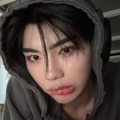 ₊ ⊹ dive into blue paradise ₊ ⊹ for #박건욱🧸, #장원영🐰₊ ⊹ saw zb1, 10.12.24 ₊ ⊹ 💌: #mailsforyanni