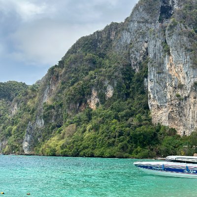 anandrakesh's profile picture. Nishidhilo Minugurulla 🦋🌻 ❤️.   Marketing movies in different visual forms.