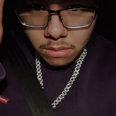 aqZxchyy's profile picture. Average Apex Movement enjoyer.
