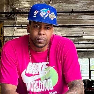 icarus2250's profile picture. No one sits above the table!! (orally fixated)🤤👅👅 No I don’t wanna fuck you. I’ll watch my Twitter porn and stay out the way!!!