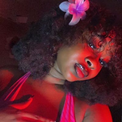 💃🏾 Crypto cutie in a Web3 world | 🎨 NFT lover | 📈 Sharing gems + good vibes | 🦋 Let’s grow together | 🌍 Future is decentralized
