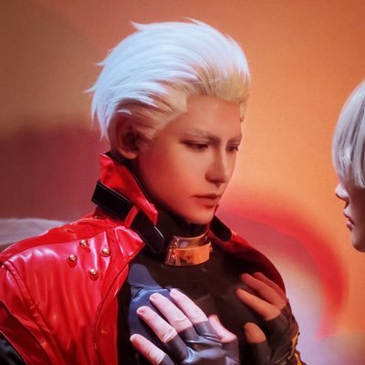 🐖出没注意⚠️:8.1-4上海cj卡赞 8.9-10广州库洛嘉年华 🌟COSPLAY 汉服 健身 医务工作者 自己发限流却凭一己之力养活无数营销号的纸包鸡男人! 灵魂很有趣,身体很诚实……