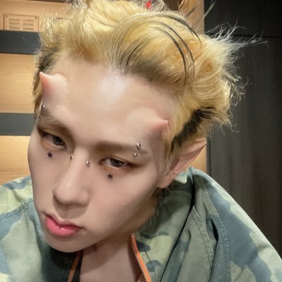 Multitiny|Black|30|she/her|Minors DNI| The Shiniest shinestar| ONE FOR THE M TWO FOR THE X| Cannot and will not shut up about GD now that he’s ✨FREE