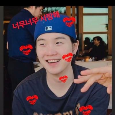 Lizzit13's profile picture. Nothing has changed between us 🐱