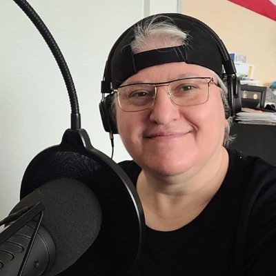 #TVBS, et #RockinChair
(Country et Rock Shows).
TVBS : Musique Country, le Samedi de 19h00 à 20h00
Rockin'Chair : Rock, Samedi de 20h00 à 21h00 sur #UpRadio.