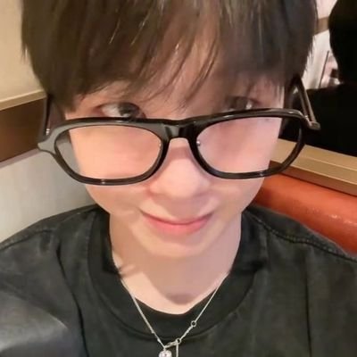 Only KangDaniel! Forever KangDaniel!
/최애에게 부끄럽지 않은 팬이 되자 @kd_officialx
