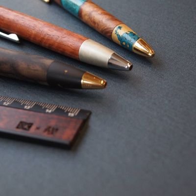 文房具が好きな学生です。
今はいろんなペンがほしいと思っています。
文房具が好きな人はたいていフォロバします。