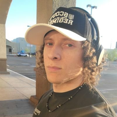 Partner @ Twitch 🎥 | Free Agent 🎵 | Gymbro | Caffeine junky | Huge foodie 🌮 #FOWArmy #LavenderTownBoyz
For business inquiries: fowskate.business@gmail.com