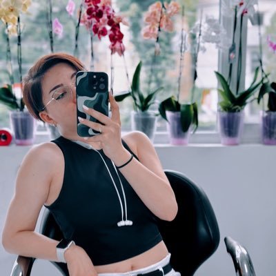 monariem's profile picture. 25↑ | She / Her | ENTJ