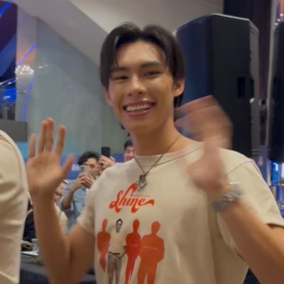 kevphile's profile picture. just a girl lost in too many fandoms.