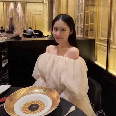 ririkafujiie's profile picture. 