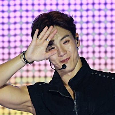 shownutk's profile picture. 