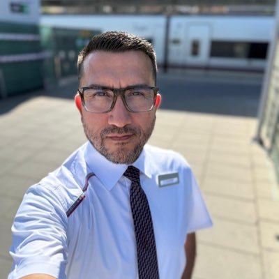 #FlightAttendant Siempre con la mirada puesta en el cielo. Cabin Crew Instructor #CCI. with good skills in customer service. Excellent experience in teamwork.