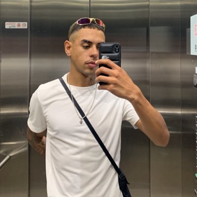 Lá aonde eu piso os pés no chão, Jorge amarra seu cavalo