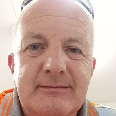 dereknairns's profile picture. 