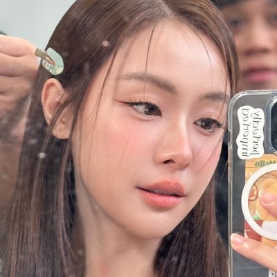 Oom อ่านว่า อุ้ม ไม่ใช่อ้อม เพราะนี่คืออุ้มเอง อุ้มไง ไม่ใช่อ้อมไม่ใช่ใครที่ไหน #oomeisaya