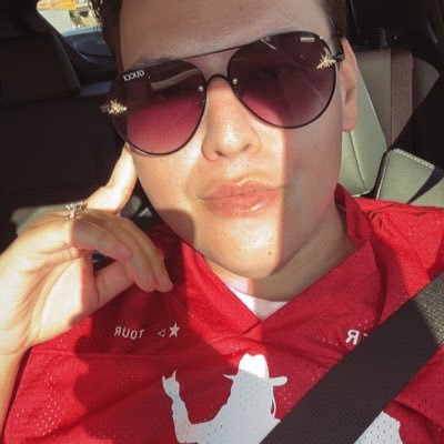 fanciestandrew's profile picture. Sorry, only I can touch my crown 👑💋