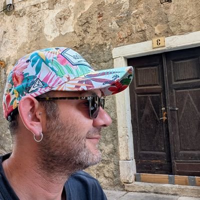 Tech Expert AWS Cloud & Operations ☁️
AWS Cloud Certified & AWS Community Builder ☺️
AWS | MCP | k8s | DevOps 🏳️🌈⃤ -