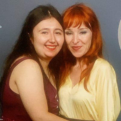 Actress Director Cosplayer and screenwriter. Co founder of @RowenasWitches - Princess of Hell 💜🖤