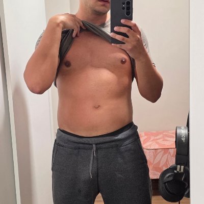 Cientista da área da Saúde, Empreendedor de eSports, Libriano, Paulista, Amante de Café e, claro, Sexo.😅