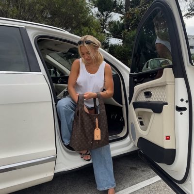 I'm caring and honest lady I'm a billionaire I came from wealthy family am here too help the poor in any situation, textme on telegram, evan_kate60