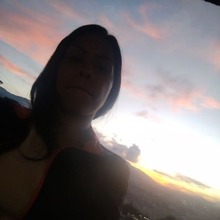 ninivecrista's profile picture. 👩🏻‍💻Jɔurŋalist Venezolana. 💜 Salmista 🎤🙏🏼  Maɖriɖista 36🏆 15 🏆 ⚪ Ɖiɔs ɛs mi guía.  📝 🎧 
🇻🇪