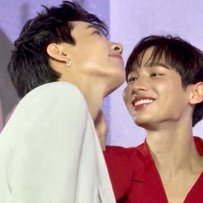 jey11238's profile picture. Amo los Mangas,Libros,Animes Otaku👀,Doramas,BL Fuyoshi🤤 y el K-Pop.#BTS💜 #Army🐳#Moomoo 💚 #Taekook🐻💚💜🐰 #Babii🦁💚🐭 #Bubbles🫧#GreenyRosecolleagues💛💚