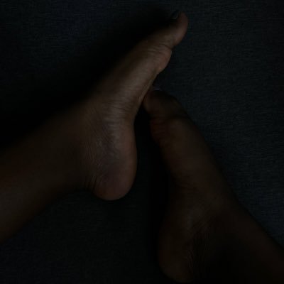 toes_midni93467's profile picture. Step into midnight desire… 🍫 Discover my irresistible chocolate feet 📸 Exclusive pics €10 | 🎥 Tempting videos €20 💌 size 10US 41FR 🤭