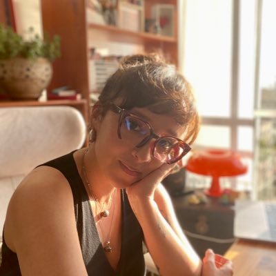 Opiniones personales ∴ Literata ∴ Autora del libro