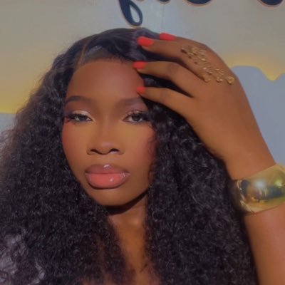 Skincare | Football | K-pop&Kdrama |🌼Kylian Mbappé, Wizkid and Tems are my ultimate faves.✨❤️Real Madrid.⚽️🤍Pasta and Lip gloss lover.🍝💄