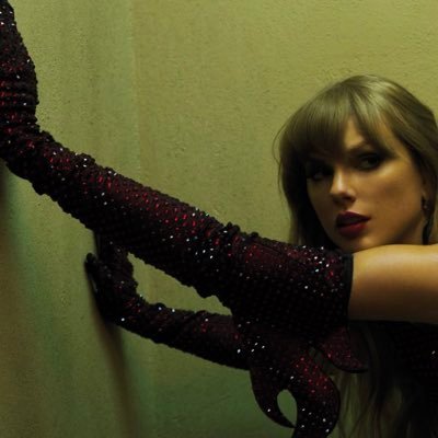 only order? no chaos? sounds boring | mcu | dc | taylor swift | @lokisnokia ♡