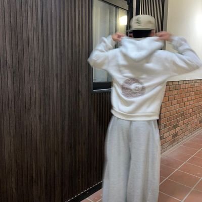 rizzzzzzzyyyyy's profile picture. 